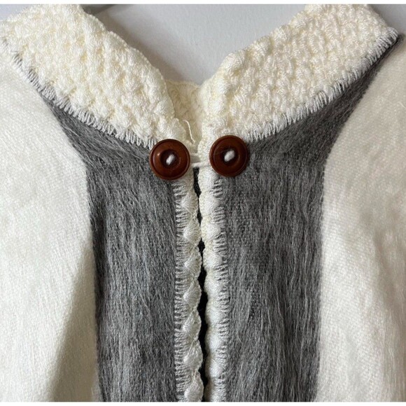 Ecuadorian Soft Neutral Color Fur Poncho One Size Brown Grey Cream NWOT - Picture 2 of 4